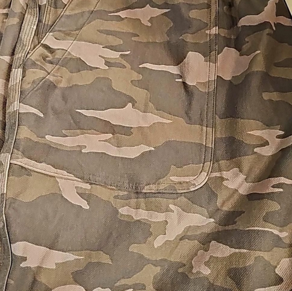Athleta Army Green Camo Farallon Jogger Pants - Size 26 - Picture 3 of 5